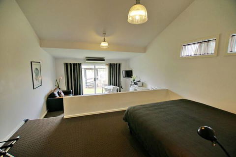 Starline Alpacas Farmstay Resort - Redcliffe Tourism 7