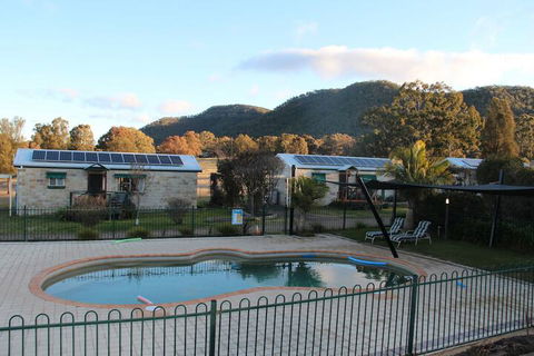 Starline Alpacas Farmstay Resort - Redcliffe Tourism 5