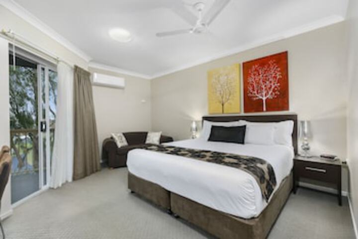  Redcliffe Tourism