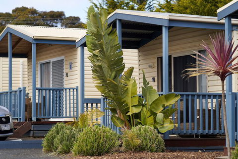 Amaroo Holiday Park - Redcliffe Tourism 3