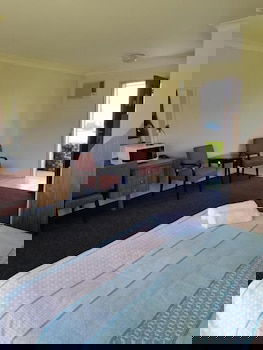 Lakeside Lodge Motel - Redcliffe Tourism 6