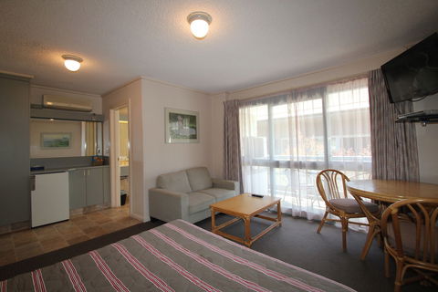 Beaumaris Bay Motel - Redcliffe Tourism 6