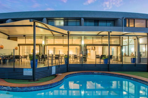 Mercure Charlestown - Redcliffe Tourism 7