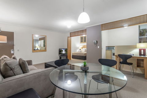 Airport International Hotel Brisbane - Redcliffe Tourism 5