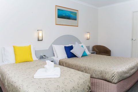 Alexander Motor Inn & Apartments - Redcliffe Tourism 4