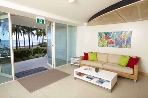 Mariners North Holiday Apartments - Redcliffe Tourism 2