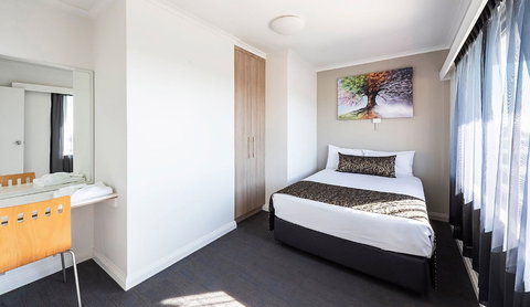 Burnie Central Townhouse Hotel - Redcliffe Tourism 6