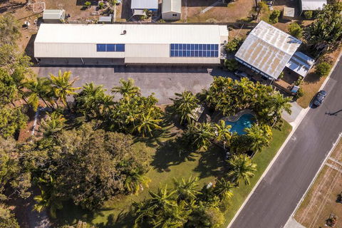 Tin Can Bay Motel - Redcliffe Tourism 3
