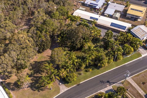 Tin Can Bay Motel - Redcliffe Tourism 1