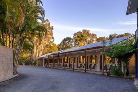 Tin Can Bay Motel - Redcliffe Tourism 4