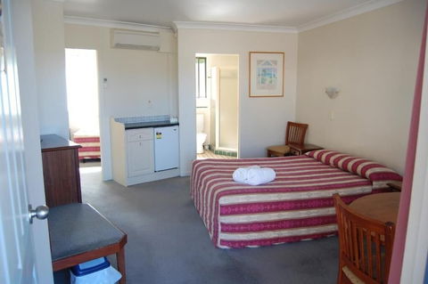 Elite Motor Inn - Redcliffe Tourism 3