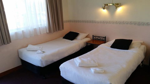 Echo Point Discovery Motel - Redcliffe Tourism 1