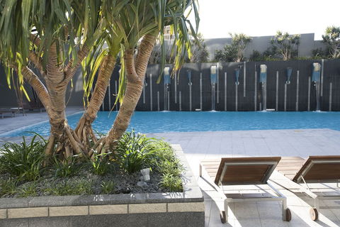 Mantra Circle On Cavill - Redcliffe Tourism 4