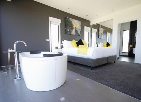 Horizon Deluxe Apartments - Redcliffe Tourism 3