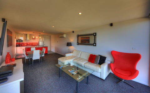 Horizon Deluxe Apartments - Redcliffe Tourism 1