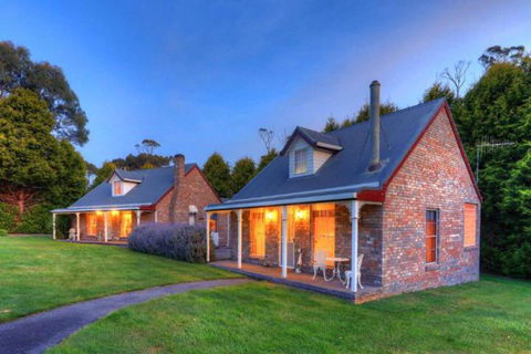 Rosebank Cottage Collection - Redcliffe Tourism 5