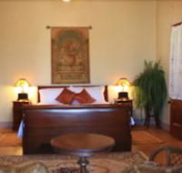 Classique Bed  Breakfast - Redcliffe Tourism