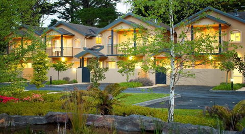 Falls Mountain Retreat - Redcliffe Tourism 1