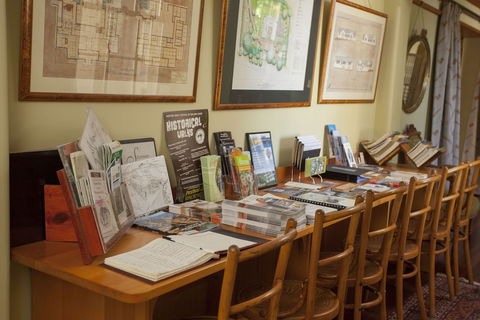 Silvermere - Redcliffe Tourism 1