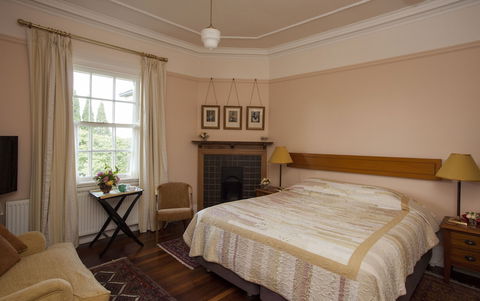 Silvermere - Redcliffe Tourism 5