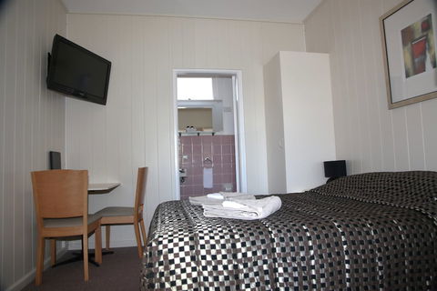 Titania Motel - Redcliffe Tourism 6