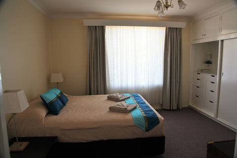 Titania Motel - Redcliffe Tourism 2