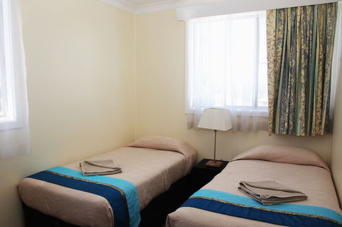 Titania Motel - Redcliffe Tourism 4