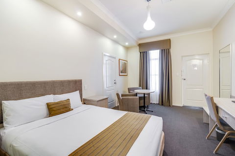 Prince Of Wales Motor Inn - Redcliffe Tourism 6