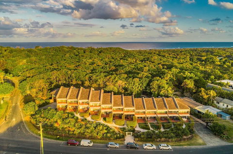 A Perfect Stay - 11 James Cook Apartments - Redcliffe Tourism 2