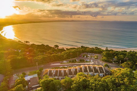 A Perfect Stay - 11 James Cook Apartments - Redcliffe Tourism 0