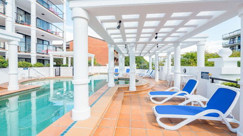 Aegean Apartments - Redcliffe Tourism 6