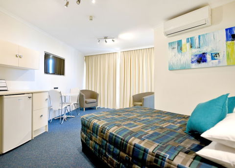 Atlantic Tower Motor Inn - Redcliffe Tourism 3