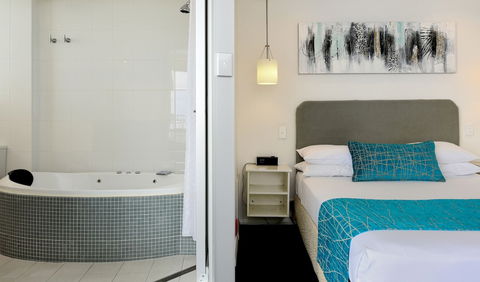 Atlantic Tower Motor Inn - Redcliffe Tourism 5