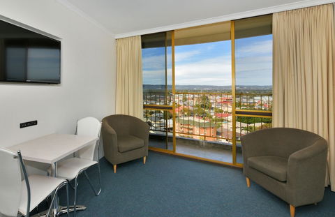 Atlantic Tower Motor Inn - Redcliffe Tourism 2