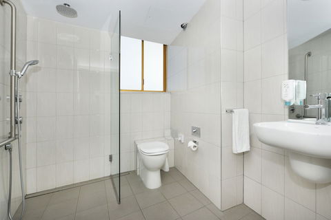 Atlantic Tower Motor Inn - Redcliffe Tourism 6