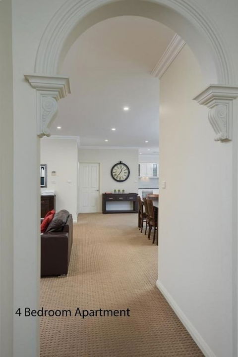 Charles Sturt Suites & Apartments - Redcliffe Tourism 2