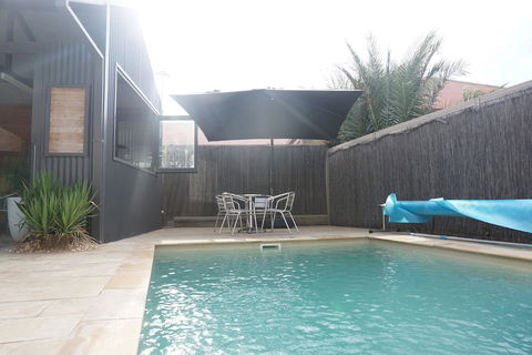 Charles Sturt Suites & Apartments - Redcliffe Tourism 4