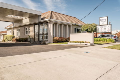 Barclay Motor Inn - Redcliffe Tourism 1