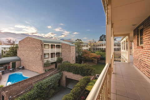 Adina Serviced Apartments Canberra Kingston - Redcliffe Tourism 1