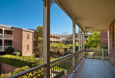 Adina Serviced Apartments Canberra Kingston - Redcliffe Tourism 3