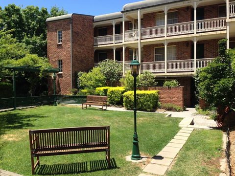 Adina Serviced Apartments Canberra Kingston - Redcliffe Tourism 2