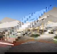 Ciloms Airport Lodge - Redcliffe Tourism