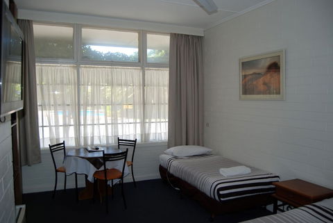 Guichen Bay Motel - Redcliffe Tourism 6