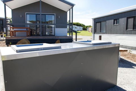 Torquay Foreshore Caravan Park - Redcliffe Tourism 2