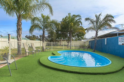 Citrus Valley Motel - Redcliffe Tourism 1