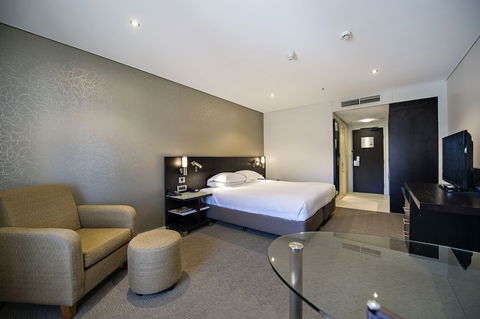 Hilton Darwin - Redcliffe Tourism 6