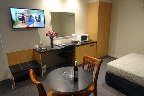 Victoria Lodge Motor Inn & Apartments - Redcliffe Tourism 2