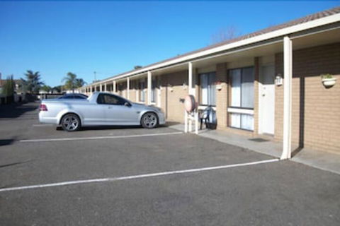 Country Home Motor Inn - Redcliffe Tourism 0