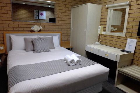 Country Home Motor Inn - Redcliffe Tourism 7