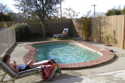Country Home Motor Inn - Redcliffe Tourism 1